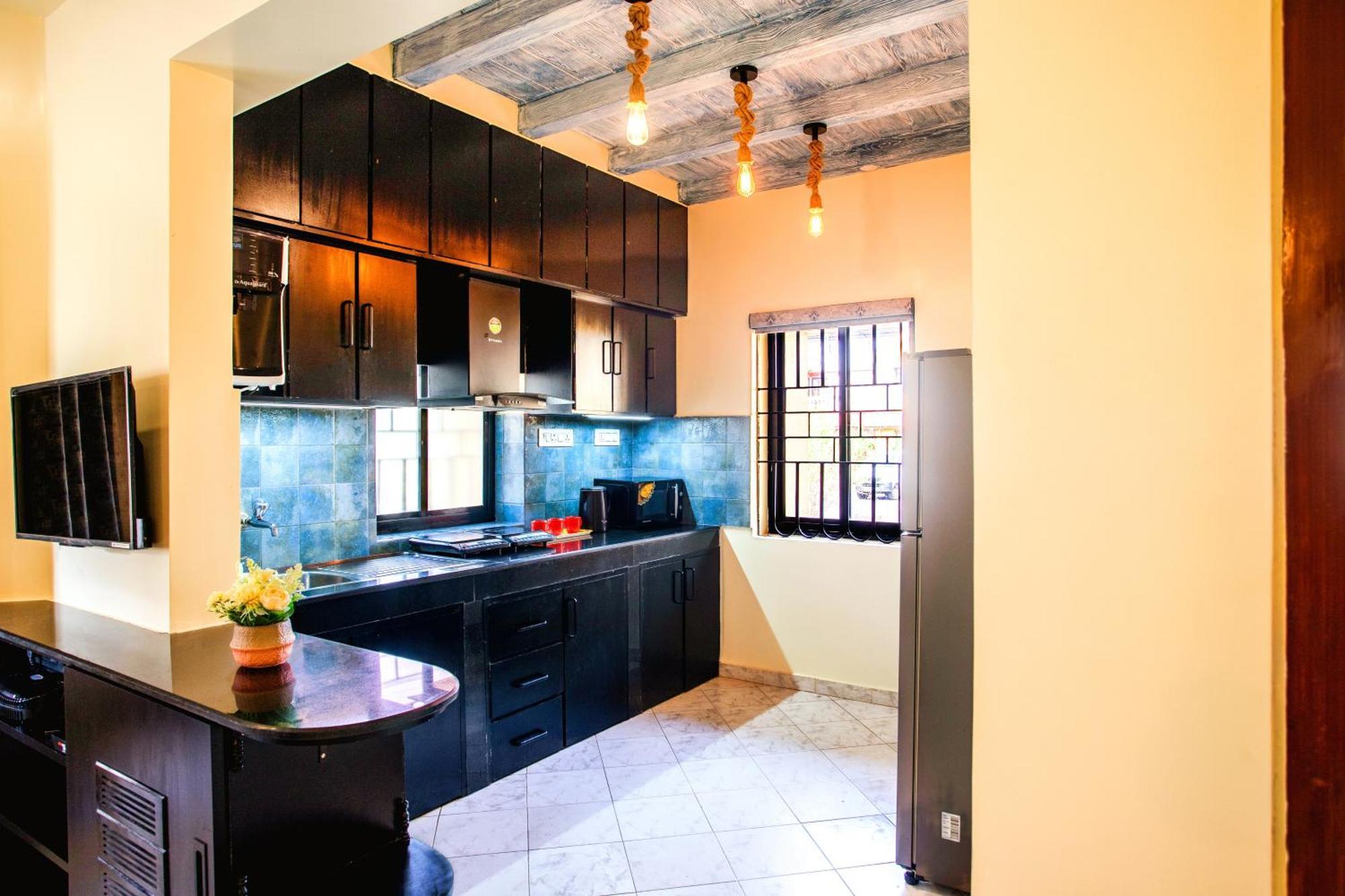 'Golden Sea Pearl' 1 Bhk Beach Apartment 比纳里姆 外观 照片